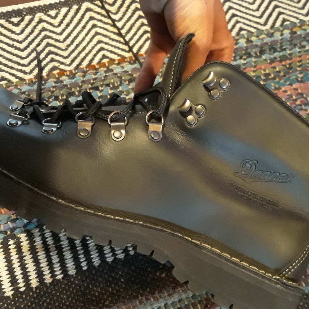 Danner boots never worn